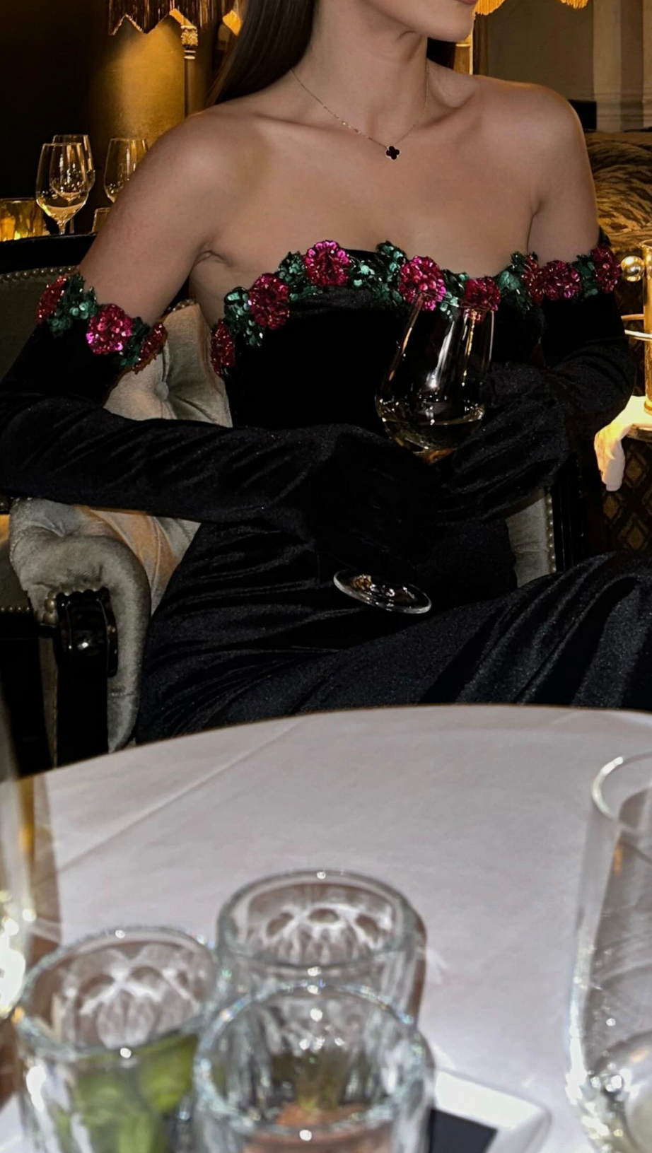 FLORAL DETAIL STRAPLESS MIDI VELVET DRESS IN BLACK