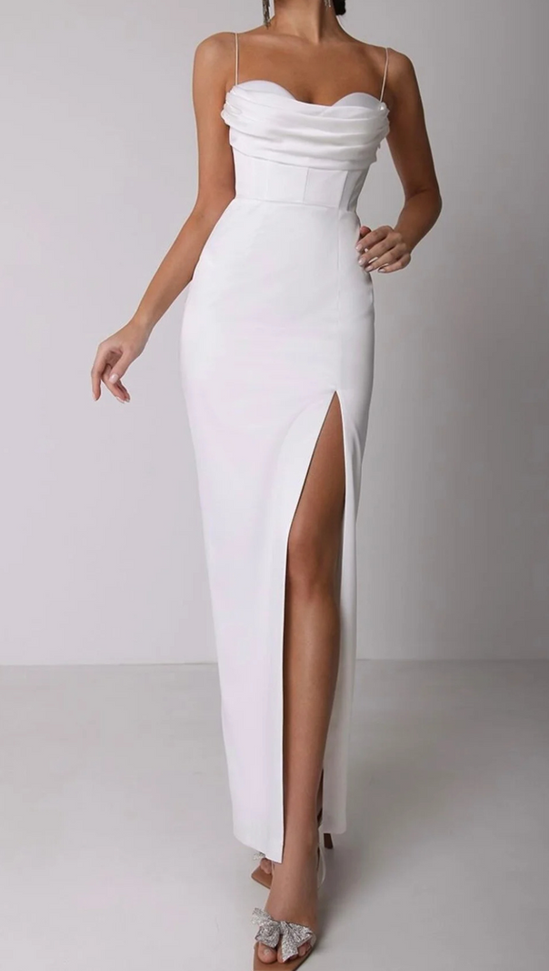 Weißes Bandage-Maxikleid mit Handschuhen 