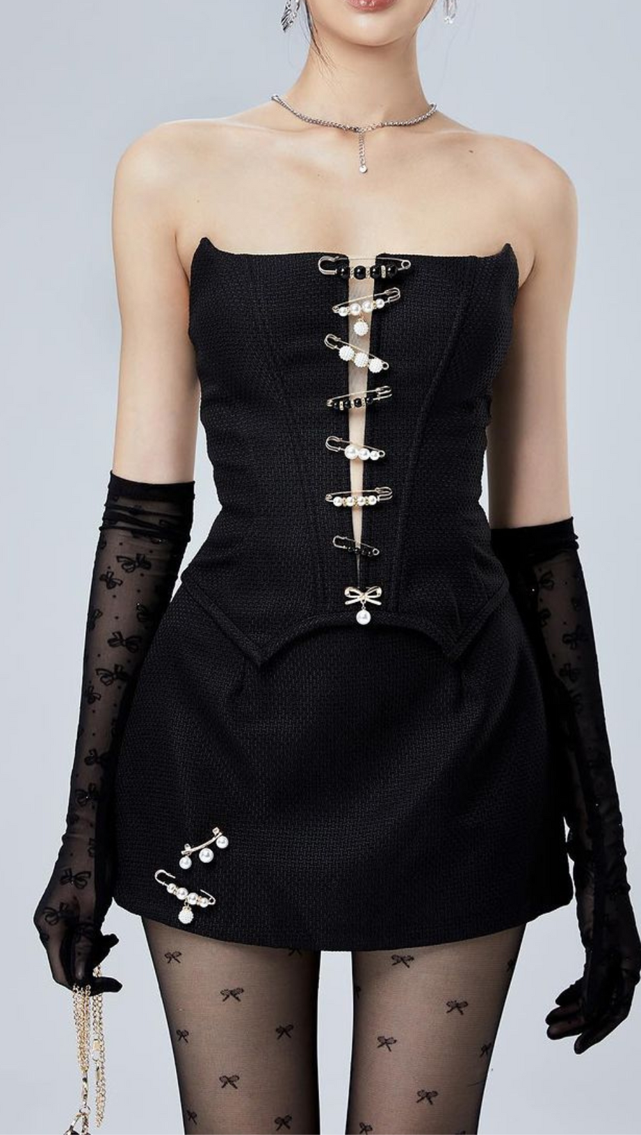 BLACK STRAPLESS PIN DRESS