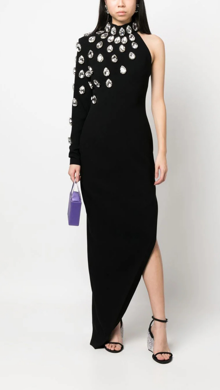 Schwarzes Kleid mit Kristallen und einer Schulter, langen Ärmeln und freiliegenden Beinen