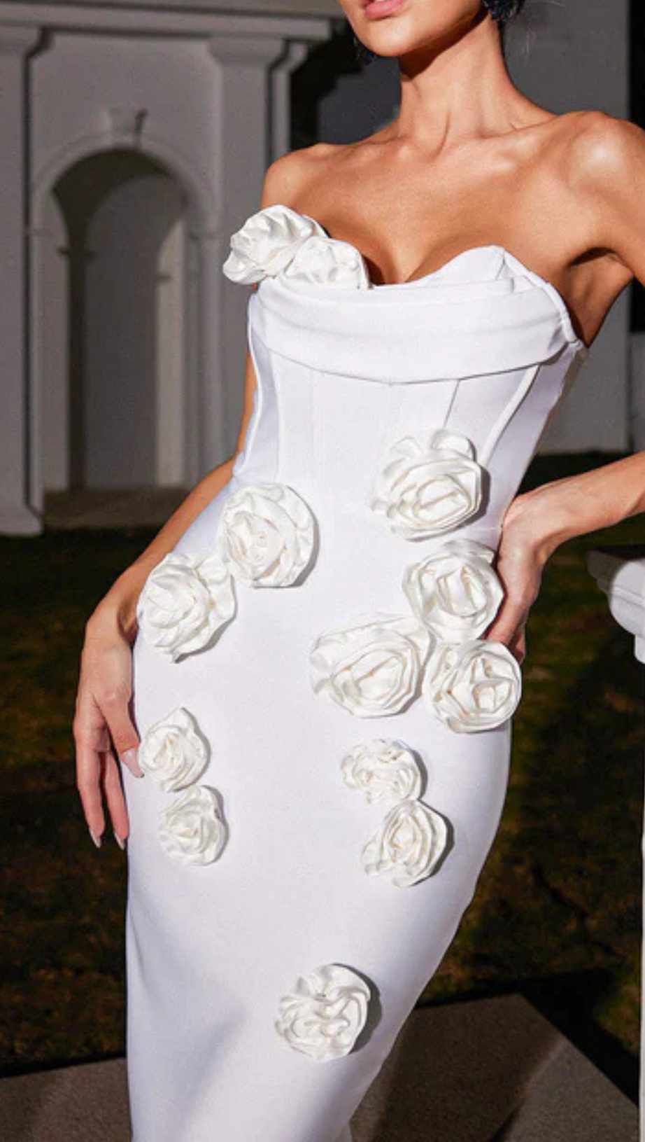 STRAPLESS FLOWER BANDAGE DRESS