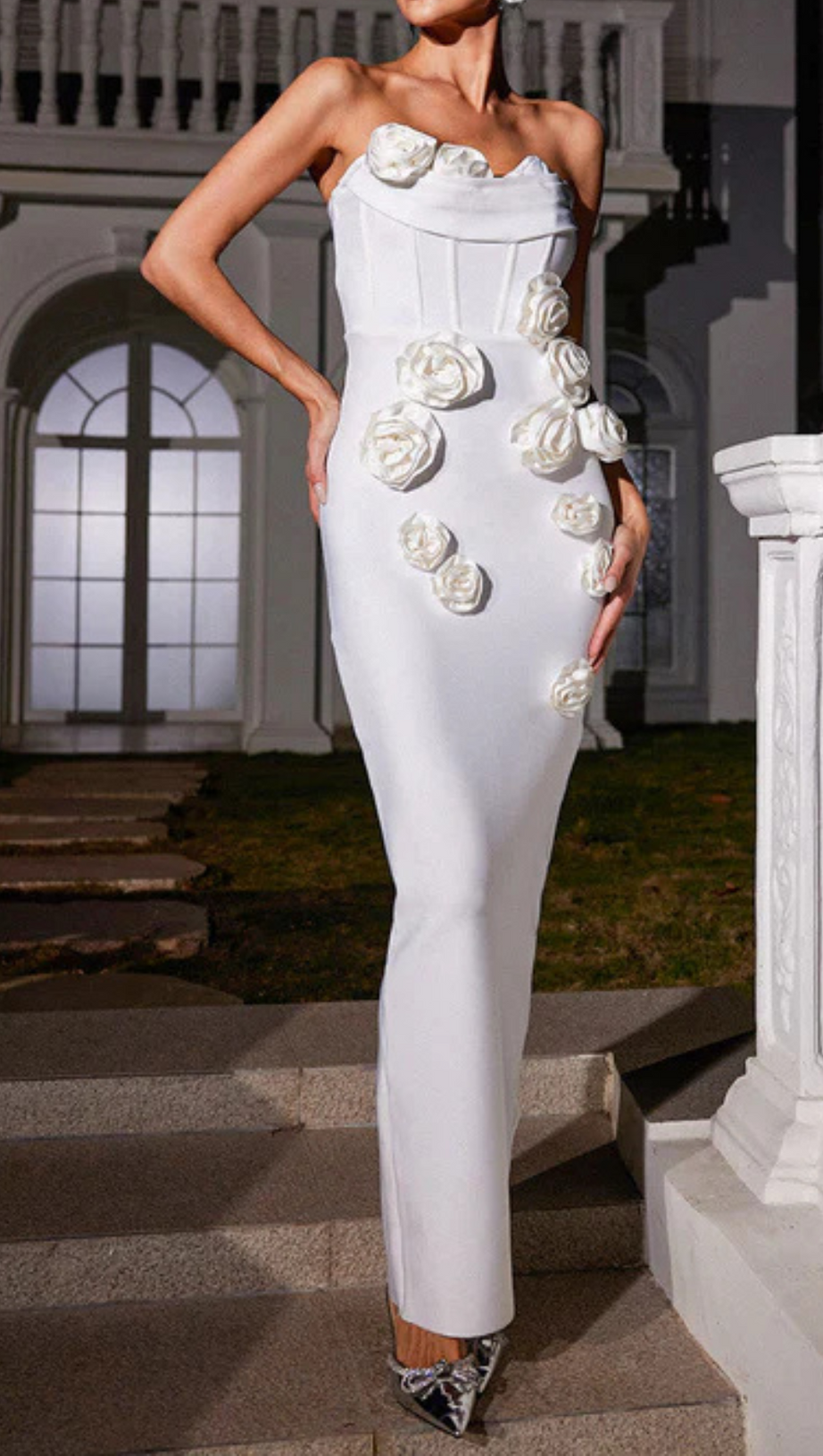 STRAPLESS FLOWER BANDAGE DRESS