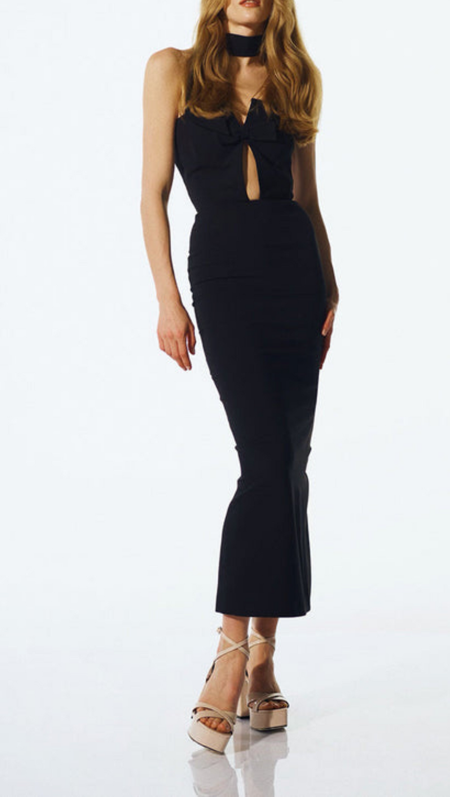 ABITO LUNGO CON FASCE E SCOLLO A V SENZA SPALLINE NERO 