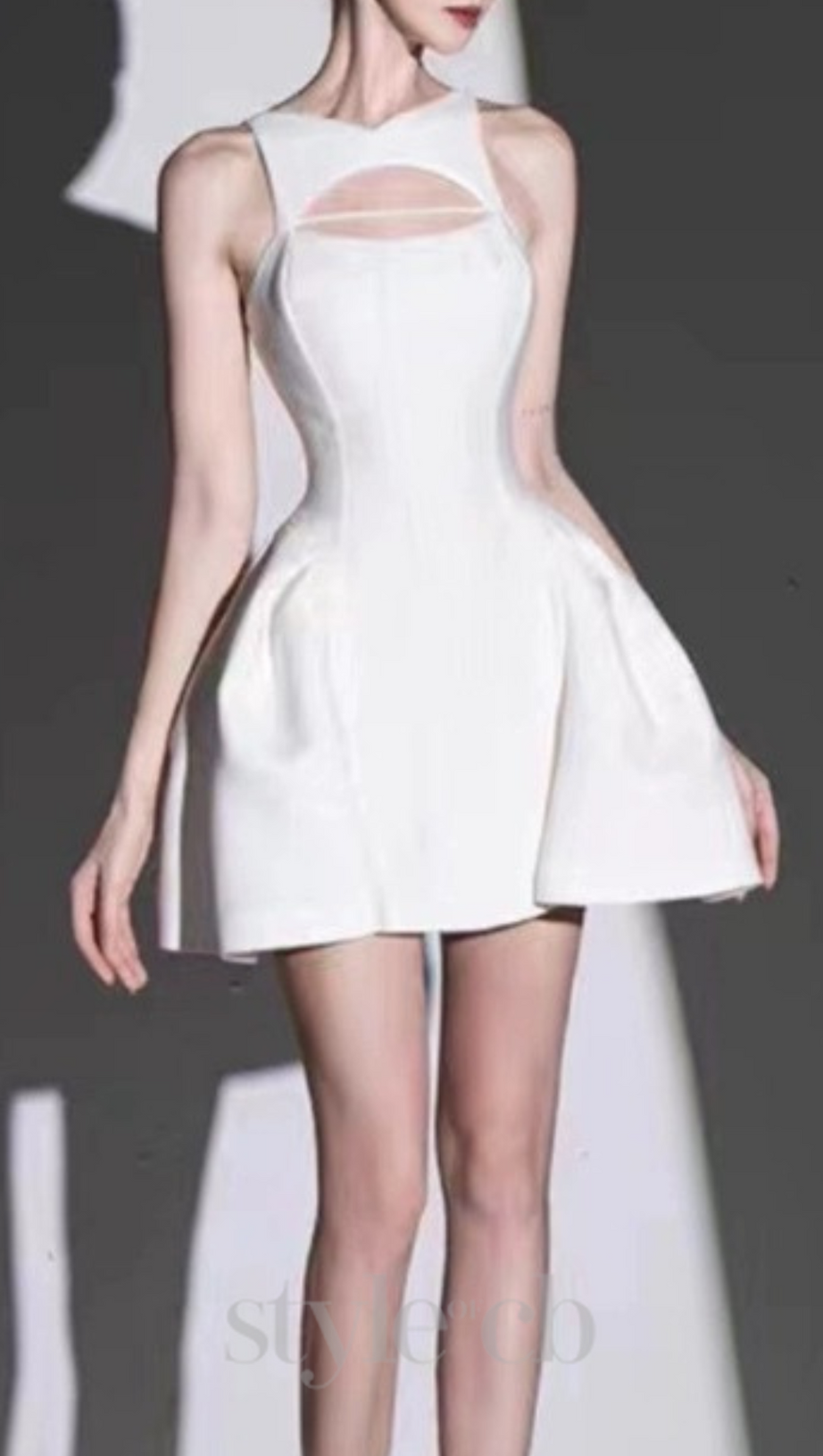 CUT-OUT SLEEVELESS CORSET MINI DRESS IN WHITE