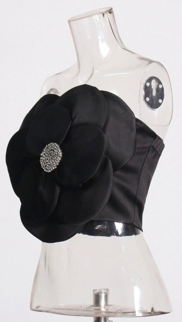 AIIZIE 3D FLOWERS TOPS IN BLACK - product image