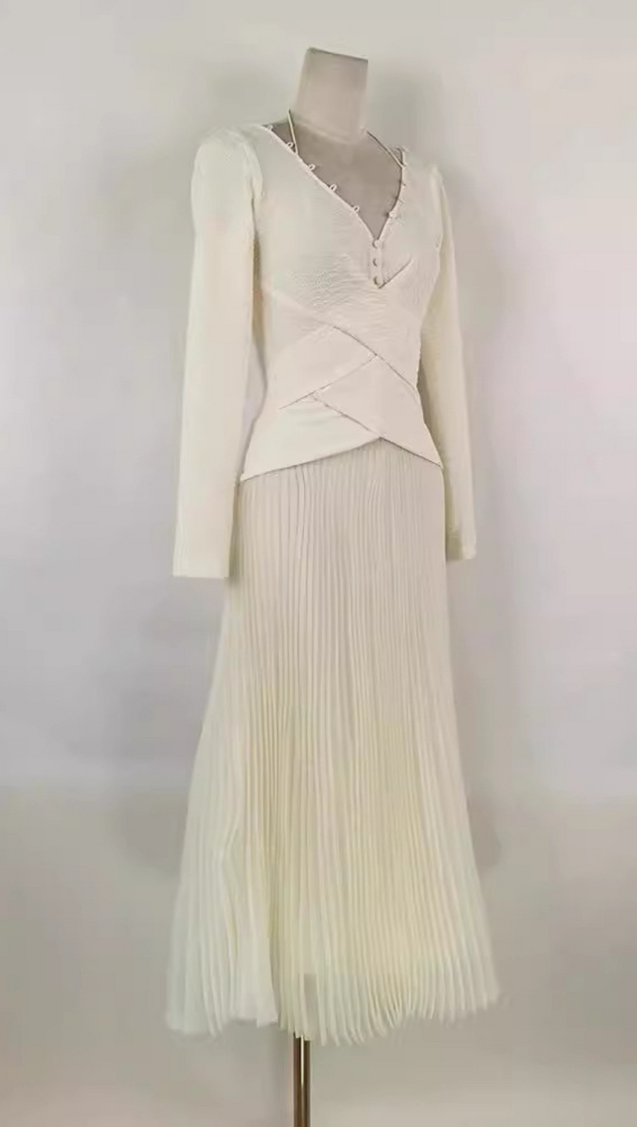 V NECK PLEATED MAXI DRESS IN IVORY