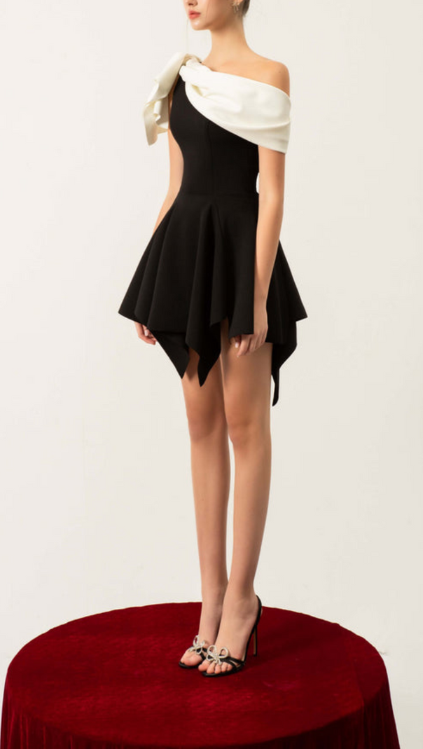 AIIZIE BOW ONE-SHOULDER MINI DRESS IN BLACK - product image