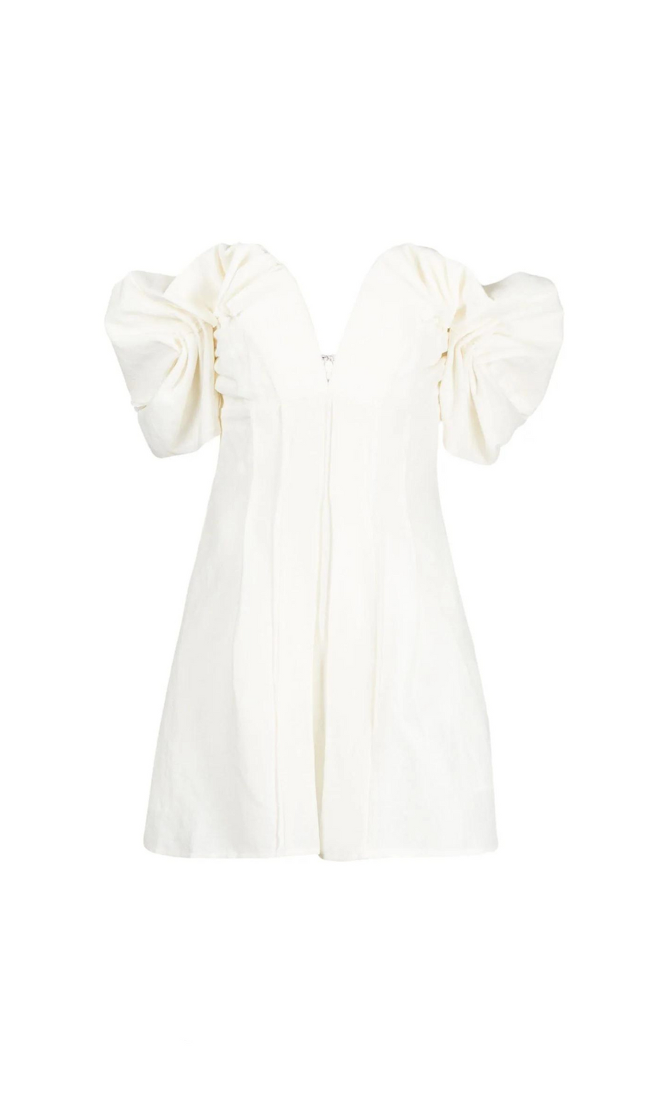 OFF-SHOULDER MINI-SEIDENKLEID MIT RÜSCHEN IN WEISS