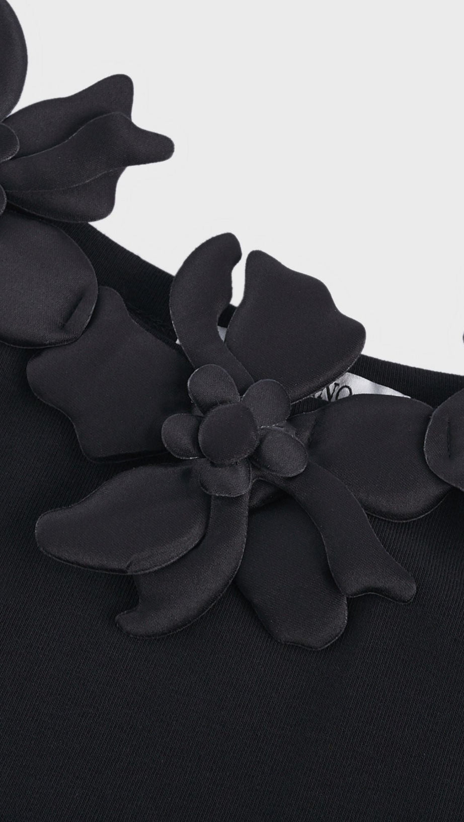 TOP NALINI NERO CON FIORI SINTETICI