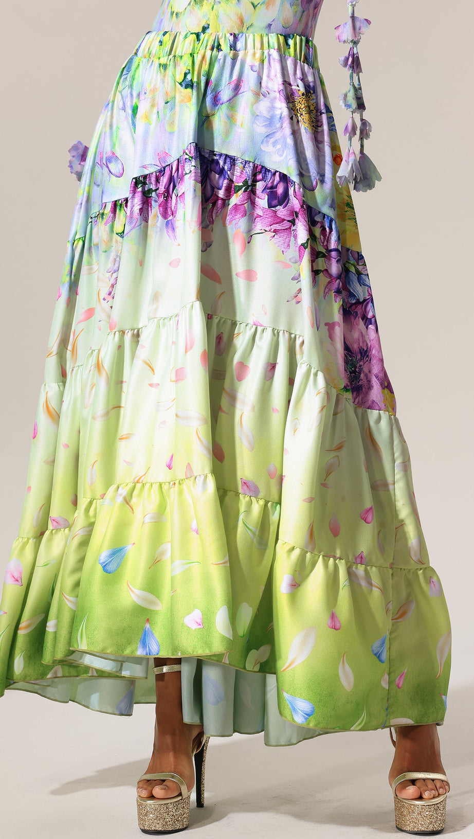 Loyisa Neckholder-Bademode mit V-Ausschnitt, Blumenmuster, Quaste und Rock, zweiteiliges Set