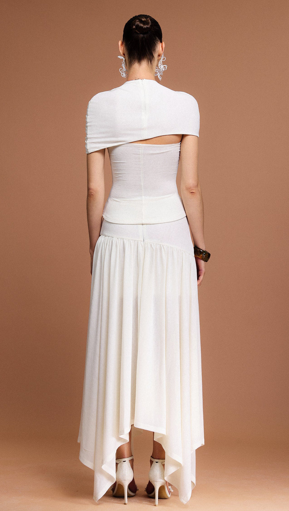 Kristin – Zweiteiliges Set aus Oberteil und Rock mit kurzen Ärmeln und asymmetrischen Falten