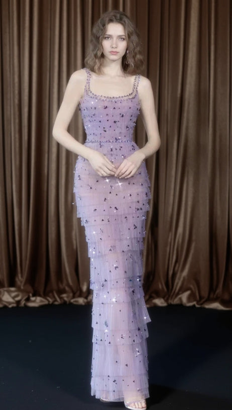 VERZIERTES MAXIKLEID IN LILA
