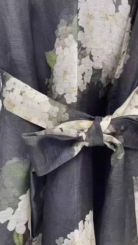 Langärmliges Minikleid mit Hortensienmuster