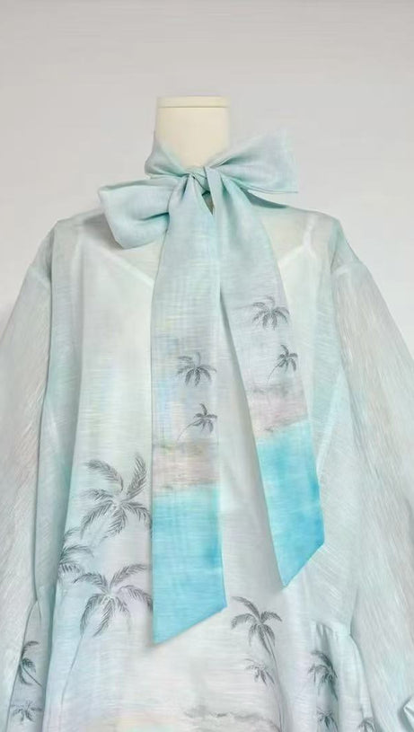 ABITO CON GONNA IRREGOLARE, MANICHE A LANTERNA, STAMPA ALBERO DI COCCO, COLLO A PAPILLON