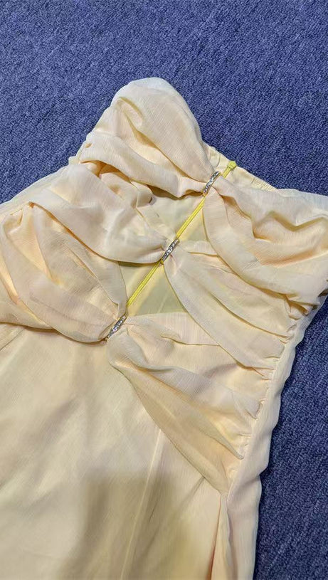 CHEST-WRAPPED HOLLOW ONE-PIECE SHORT SKIRT YELLOW