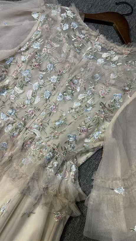 GONNA LUNGA IN RETE FLOREALE CON RICAMO FATA