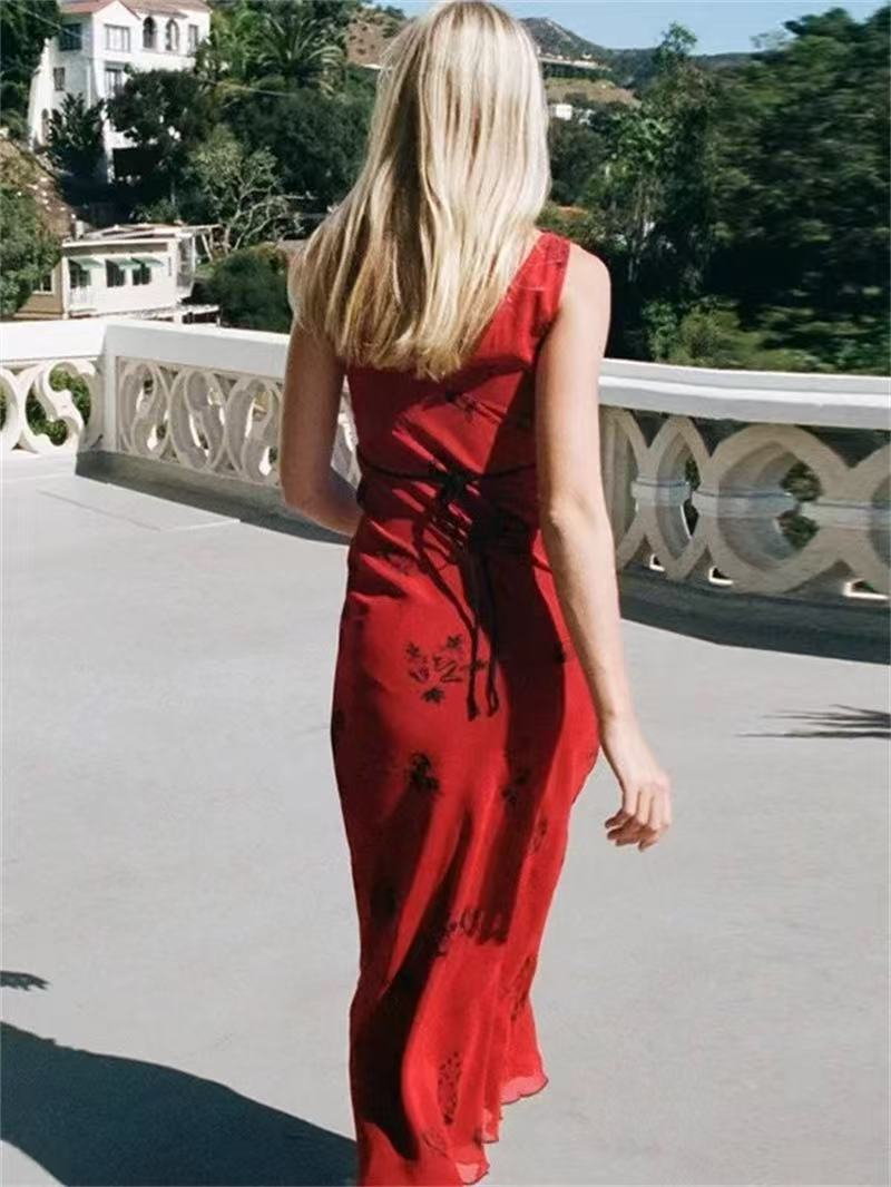 AIIZIE V-NECK SLIM-FIT HIP-HUGGING BURGUNDY MAXI DRESS - product image