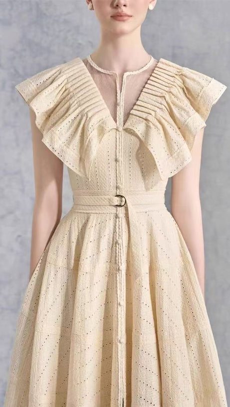 MIDIKLEID MIT RÜSCHEN UND FLIEGENDEN ÄRMELN