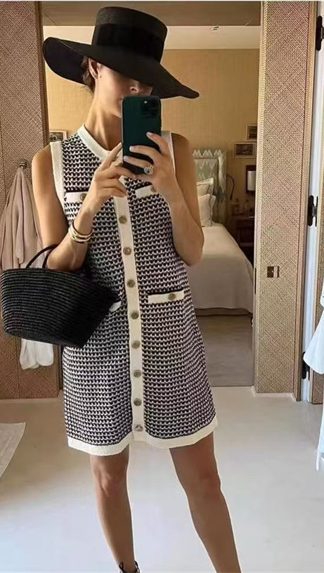 HOUNDSTOOTH SLEEVELESS KNITTED MINI DRESS BLACK
