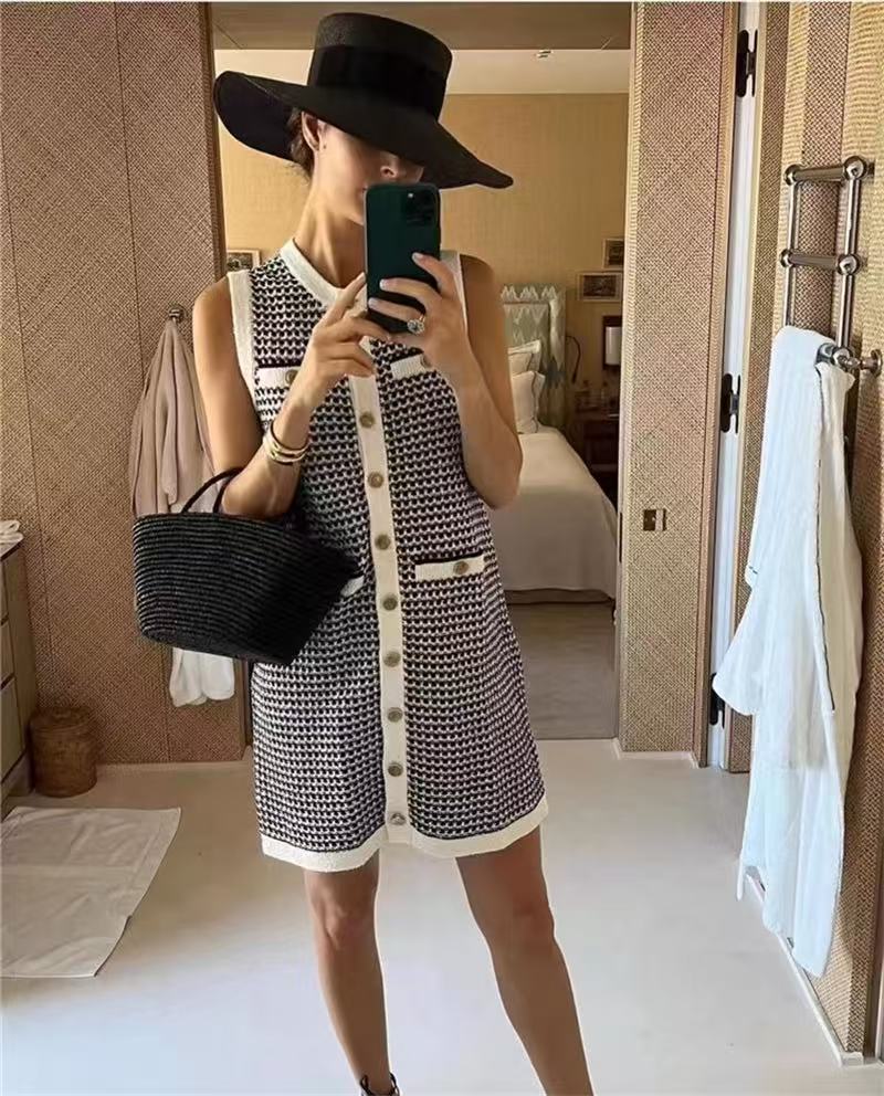HOUNDSTOOTH SLEEVELESS KNITTED MINI DRESS BLACK