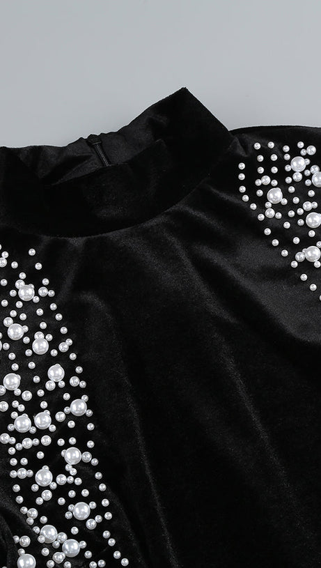 MINI ABITO IN VELLUTO PERLATO A MANICHE LUNGHE AGNES MOCK NERO