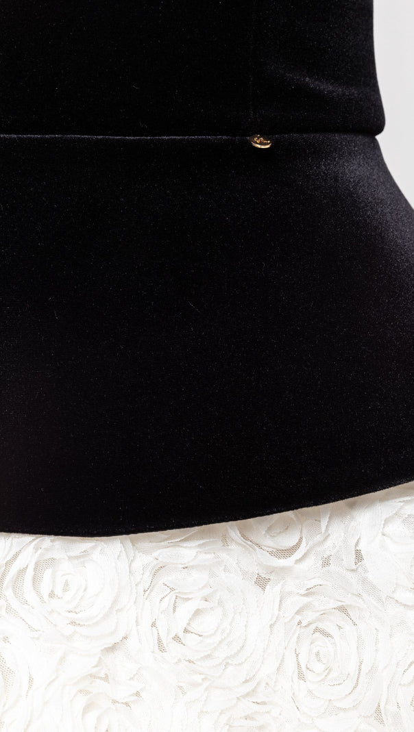 AIIZIE PETAL-LAYERED VELVET TOP MINI SKIRT SUIT WITHOUT GLOVE - BLACK/WHITE - product image