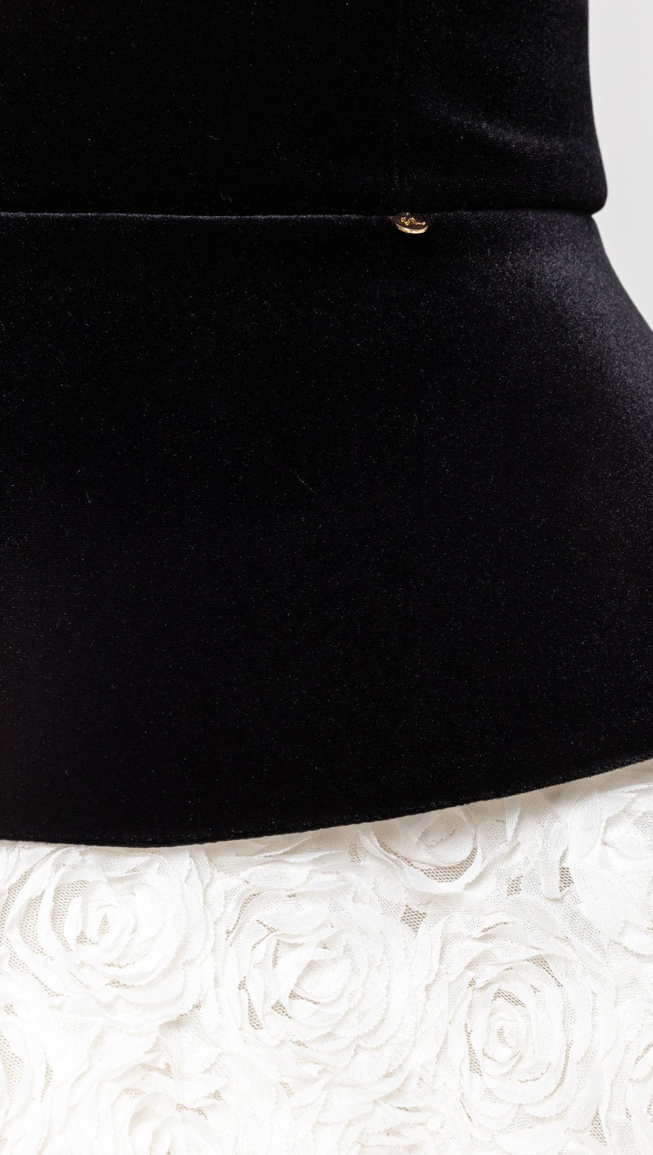 COMPLETO CON GONNA MINI IN VELLUTO A PETALI E SENZA GUANTI - NERO/BIANCO