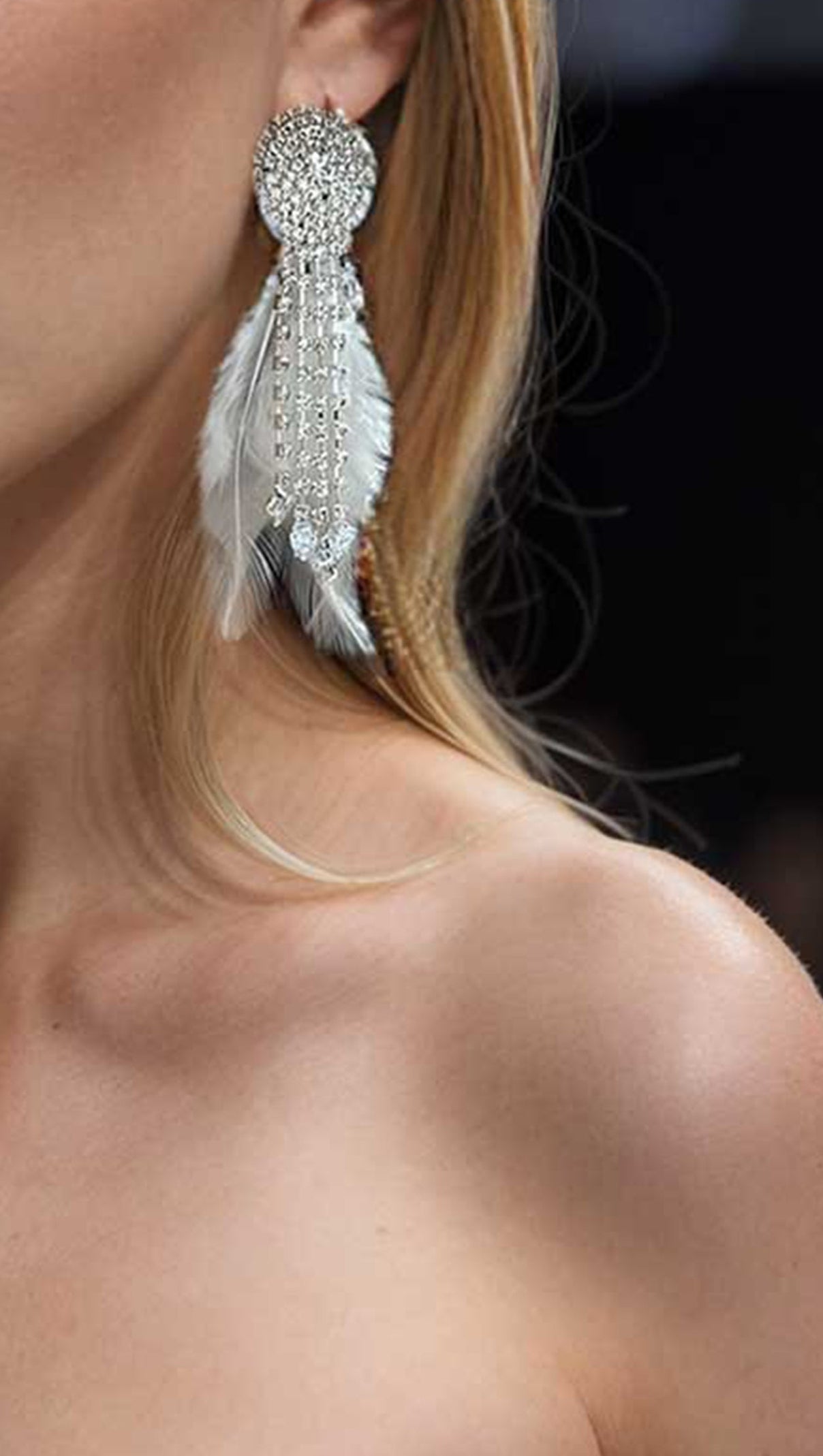 AIIZIE LASE WHITE FRINGE FEATHER EARRINGS - product image