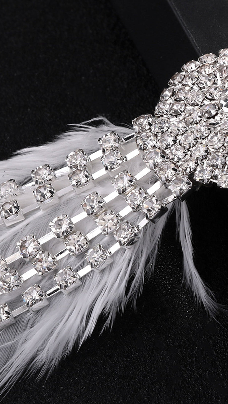 LASE WHITE FRINGE FEATHER EARRINGS