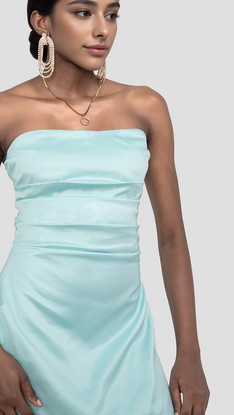 TRÄGERLOSES KORSETTKLEID IN GRÜN 