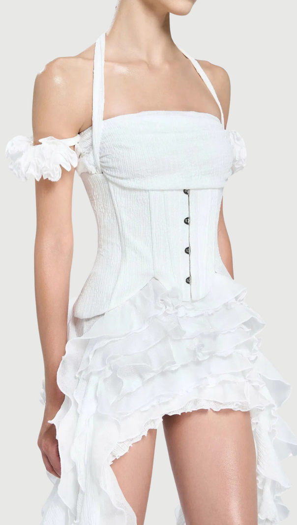 Elva – Neckholder-Minikleid mit dreidimensionalen Blumen und unregelmäßigen Quasten in Weiß