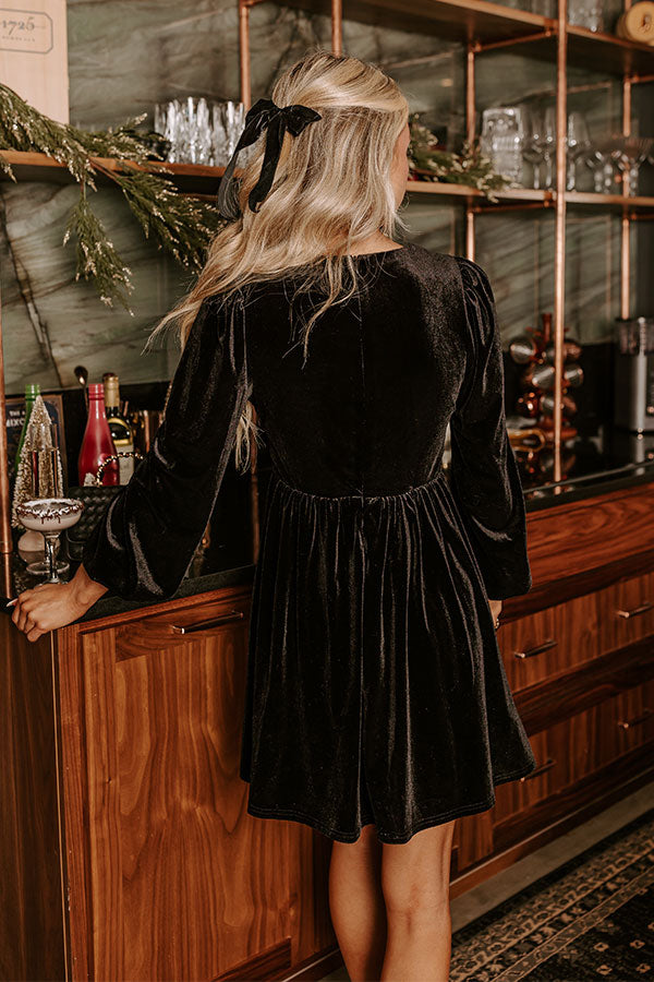 AIIZIE FLIRTY ALLURE VELVET MINI DRESS IN BLACK - product image