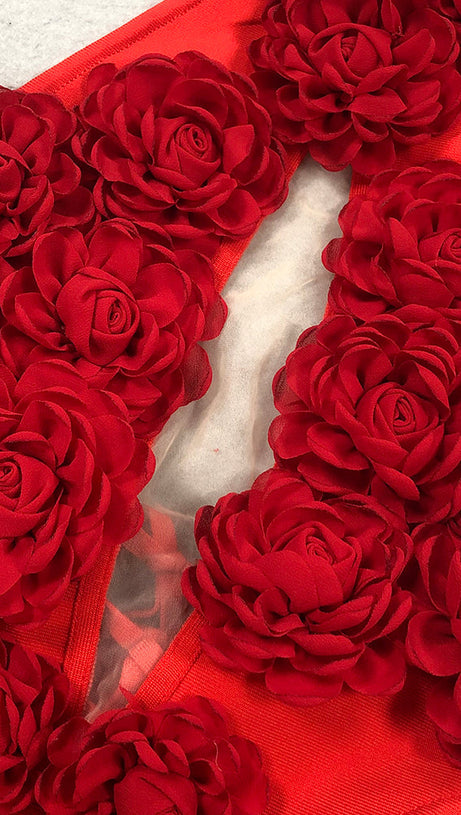 ABITO LUNGO ROSSO CON SCOLLO A V E SCHIENA SENZA SCHIENA, FIORI 3D