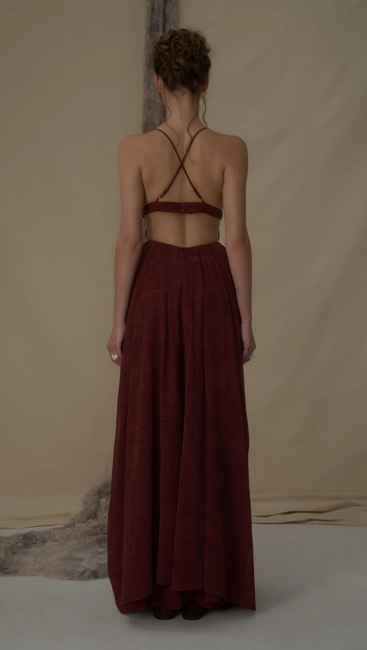 AIIZIE SALLY PLEATED MIDI DRESS IN RUST RED - product image