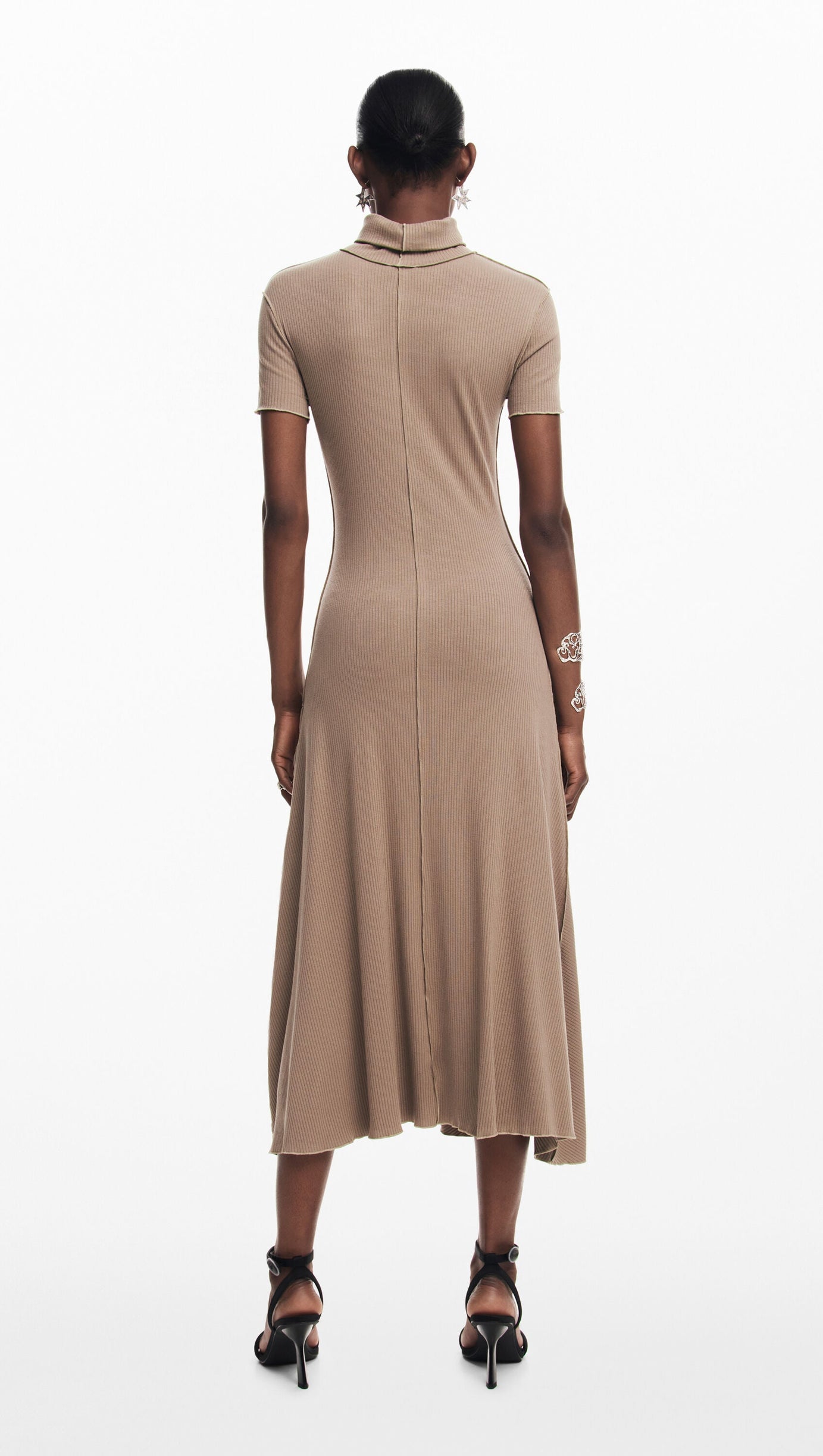 ABITO MIDI CON COLLO ALTO