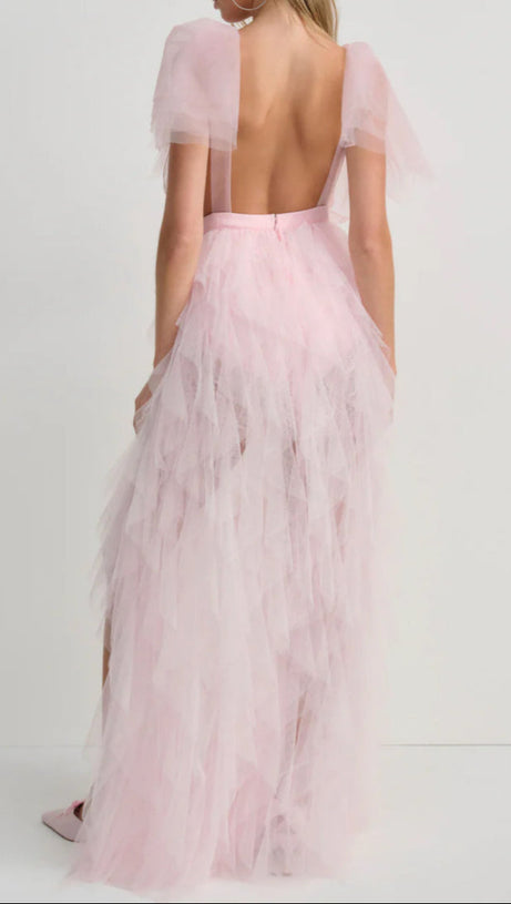 Rüschentüll über einem Minikleid aus geblümter Spitze in Rosa 