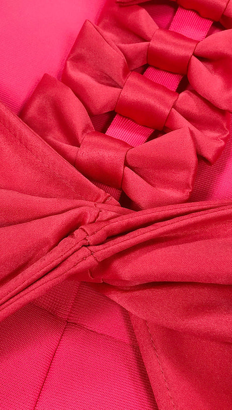 ABITO LUNGO CON BENDAGGIO E SCHIENA SENZA FIOCCO IN ROSSO