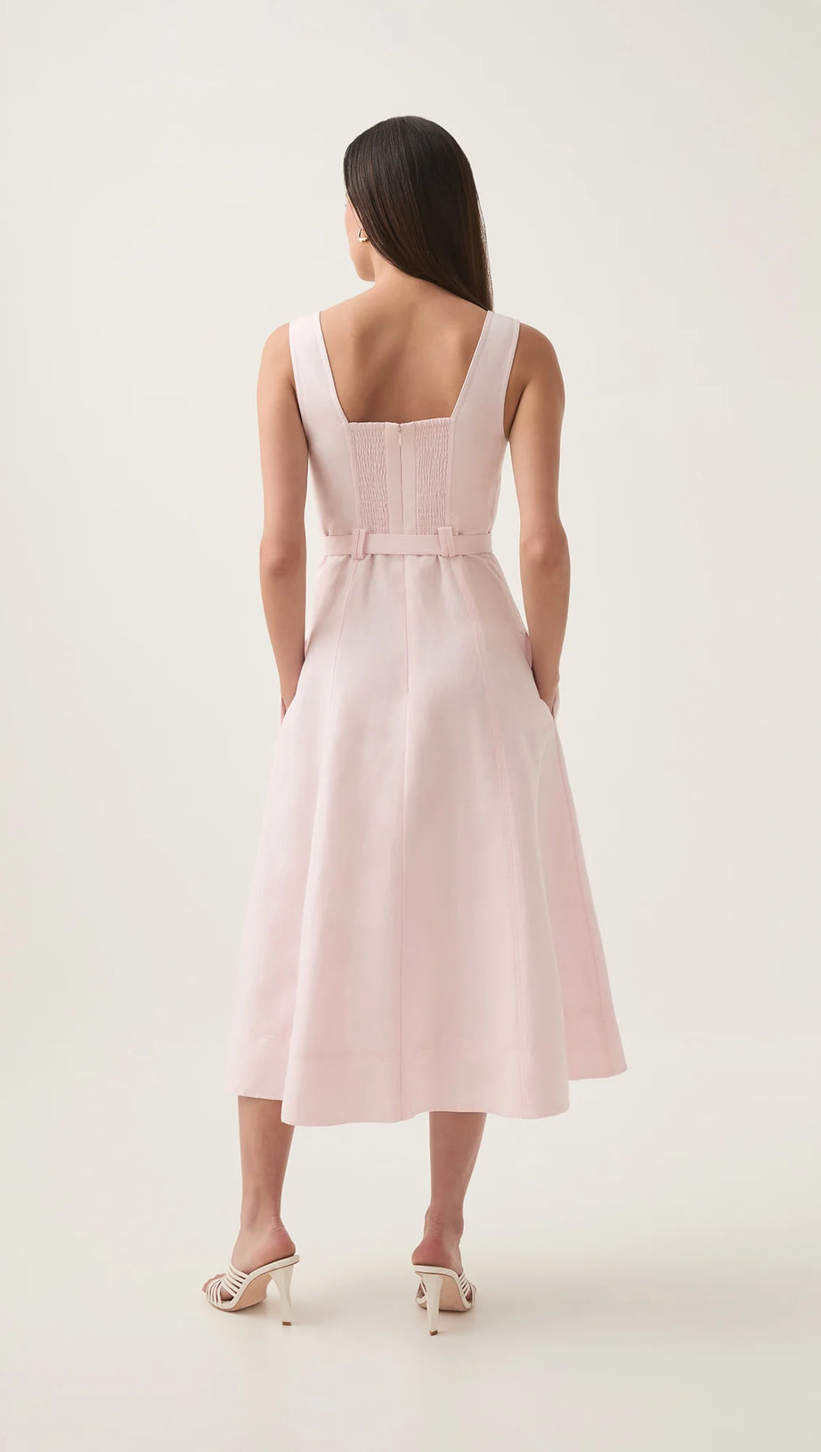 ABITO MIDI ROSA CON SCOLLO A CUORE E CINTURA