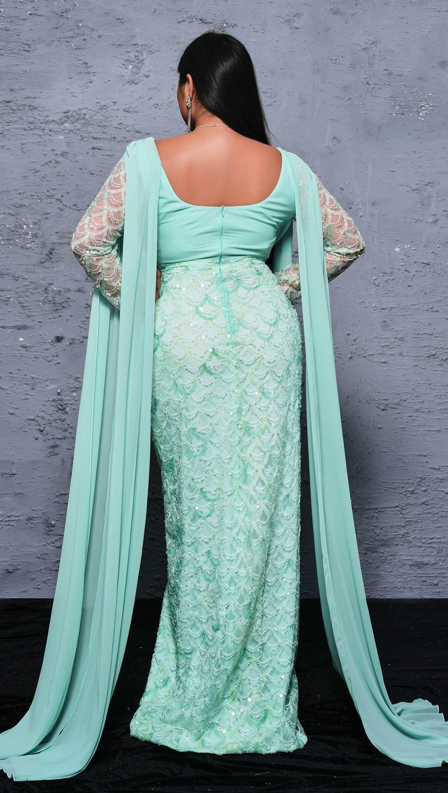 ABITO LUNGO CON PAILLETTES IN RETE EMME