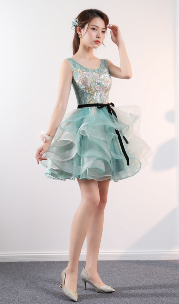 ANEKO BLUMEN-PAILLETTEN-MINIKLEID IN GRÜN