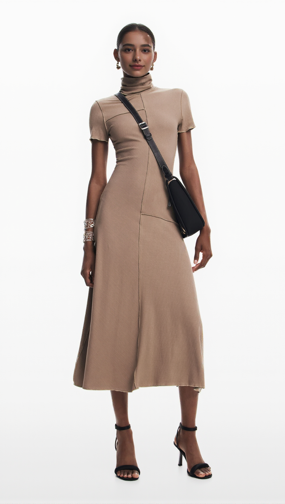 ABITO MIDI CON COLLO ALTO