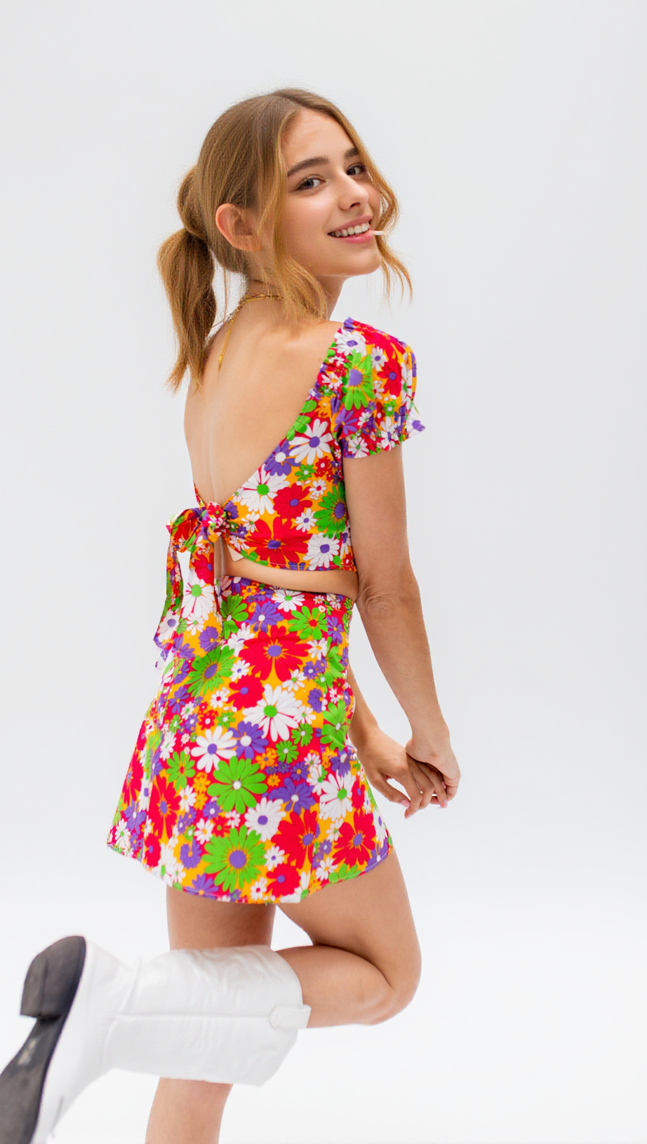 ABITO CON MOTIVO A FIORI