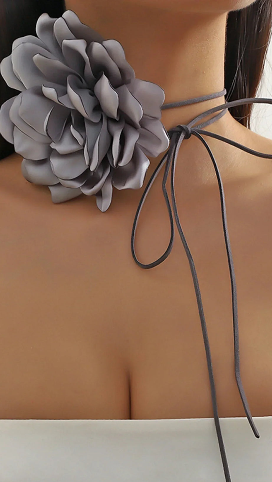 Brinny – Übergroßes Halsband mit Blumenmuster und Halskette