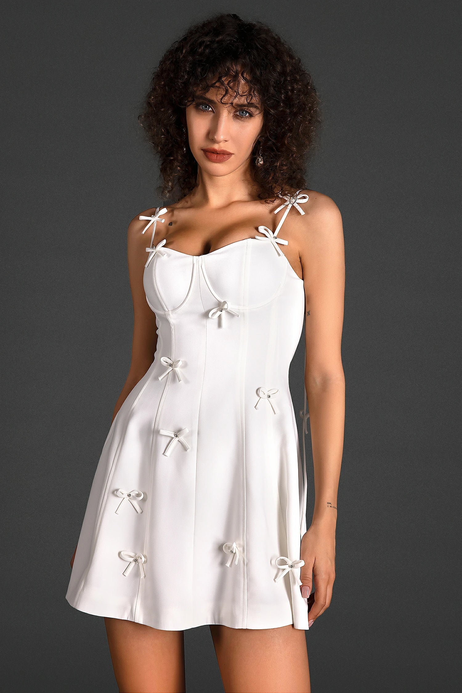 Dylan Minikleid mit Trägern und Schleife