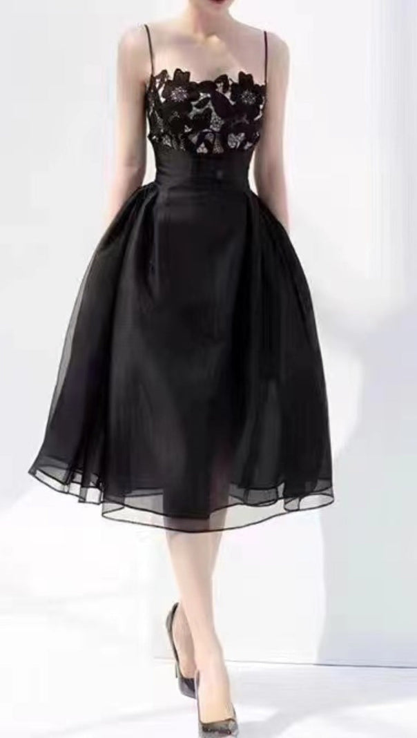 ABITO MIDI CON CAMICIA IN PIZZO NERO 