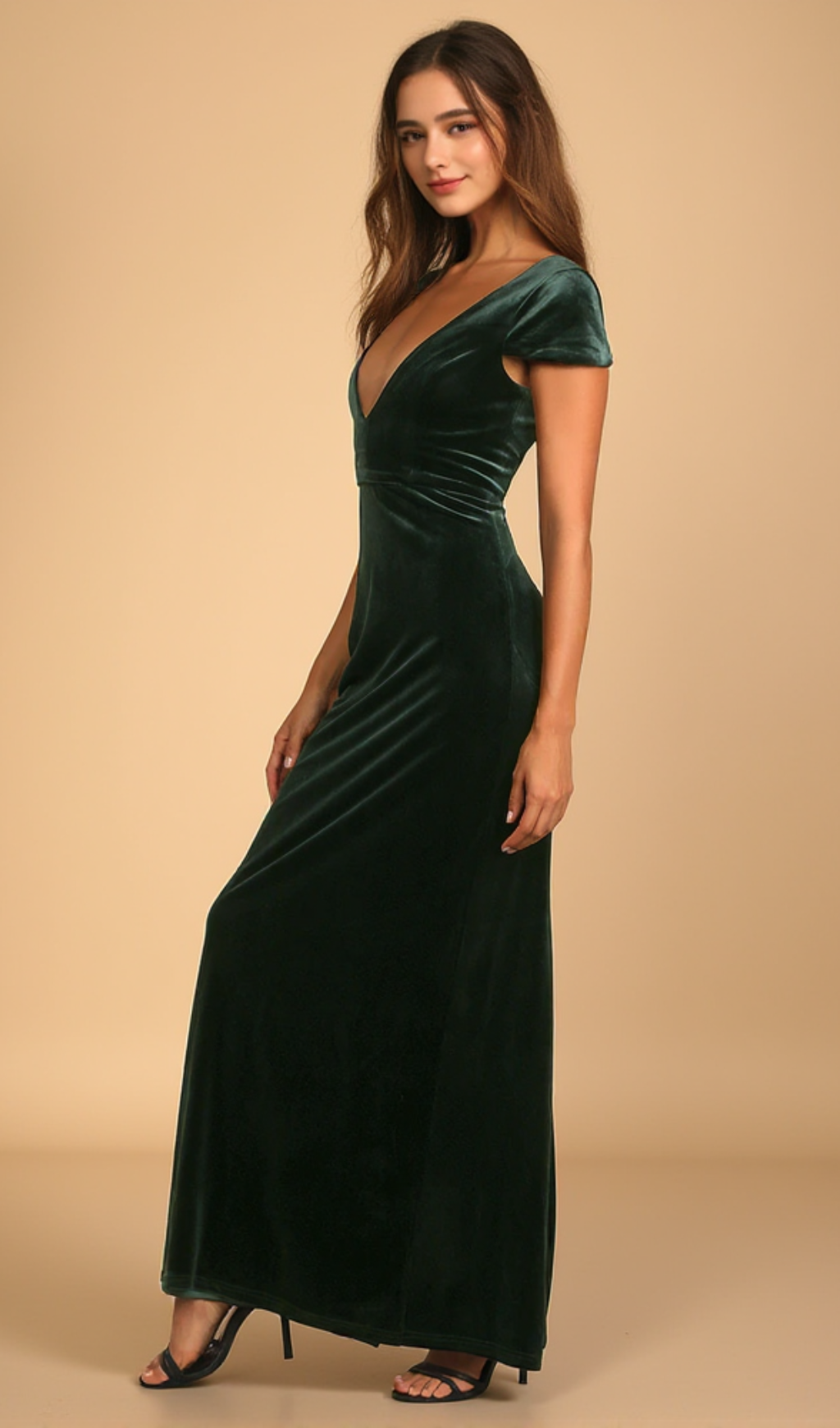 Feeling Flawless – Smaragdgrünes Maxikleid aus Samt mit V-Ausschnitt