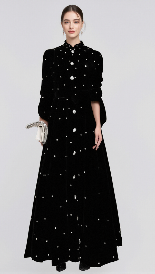 Lola – Schwarzes, verziertes Midikleid aus Samt 