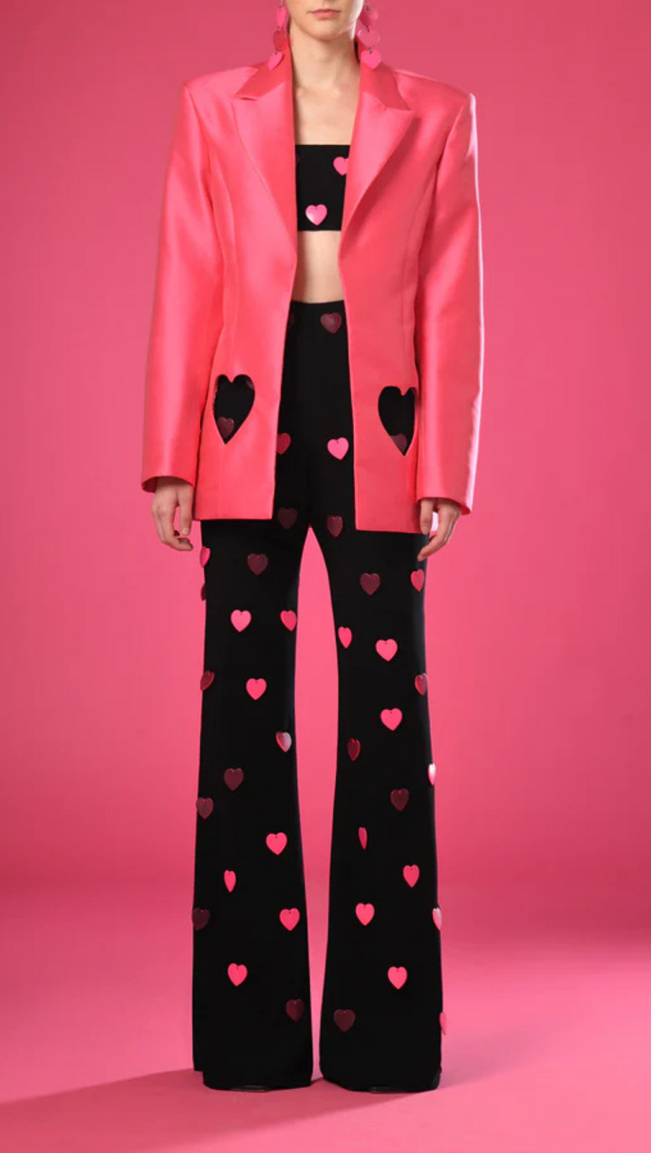 Rosa Oberteil und Hose mit Herzen