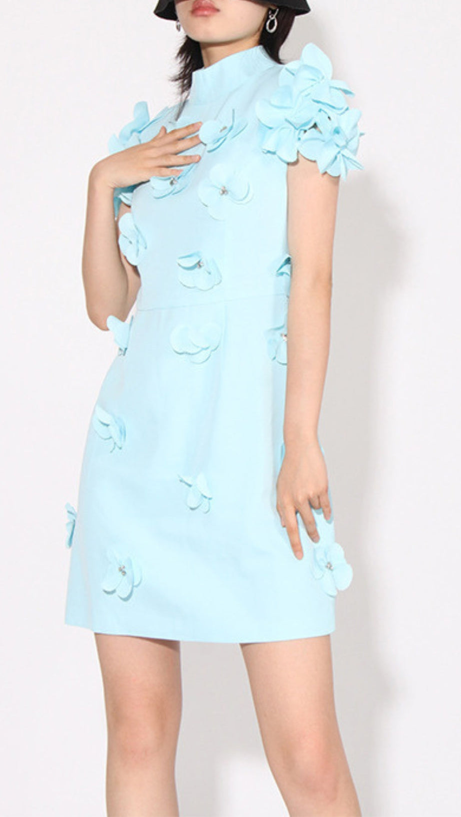 BLUE FLOWER DECOR MINI DRESS