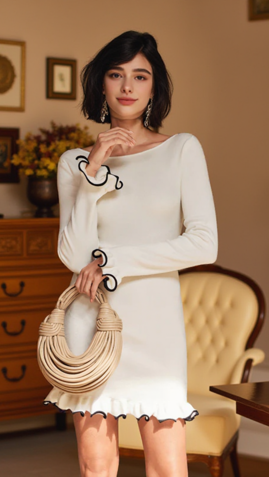 TIONNE LANGÄRMELIGES MINIKLEID AUS STRICK MIT RÜSCHEN IN WEISS